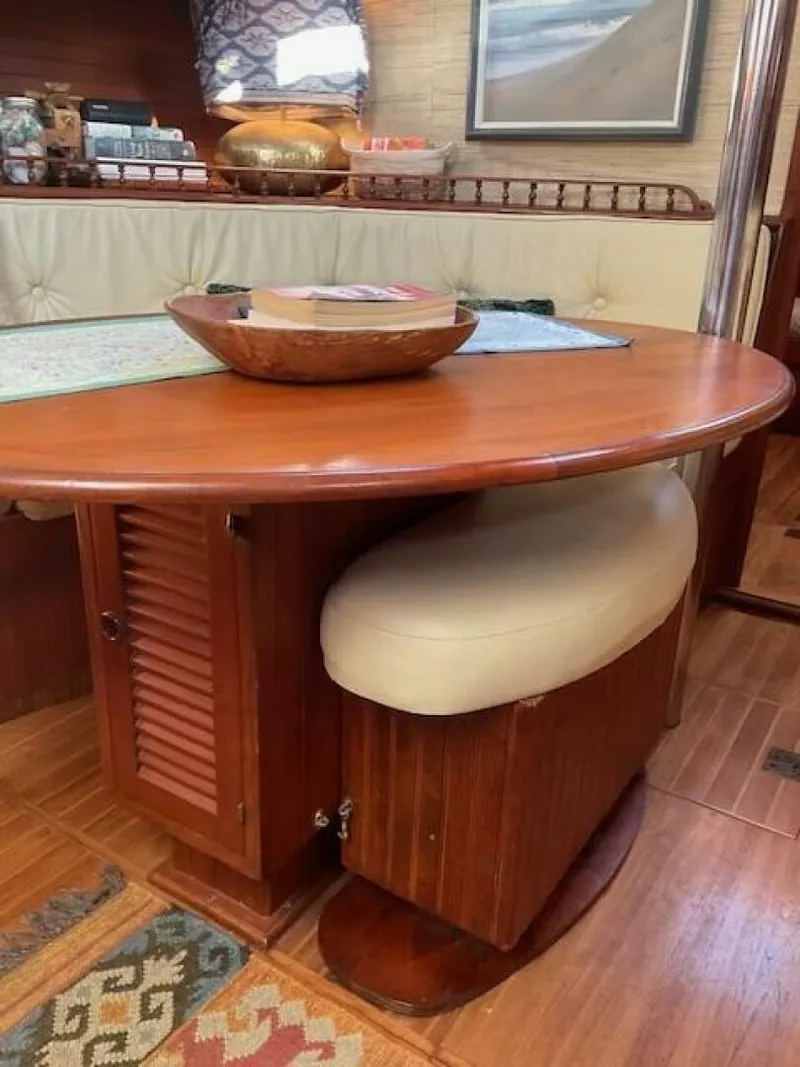 Slide: The Image of V2 Salon Seat - 5920547