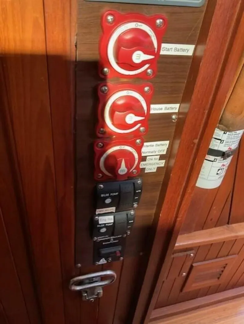 Slide: The Image of V2 Isolator Switches - 5920559