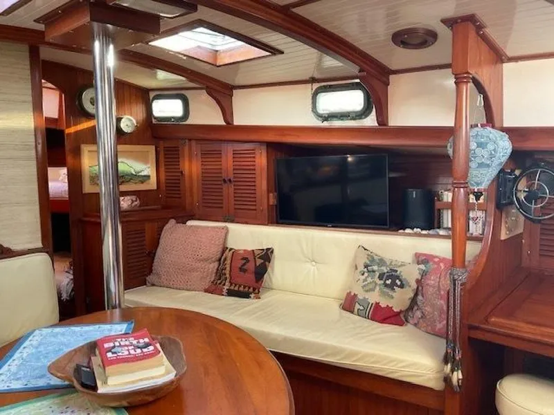 Slide: The Image of V42 SBD Settee - 5920571