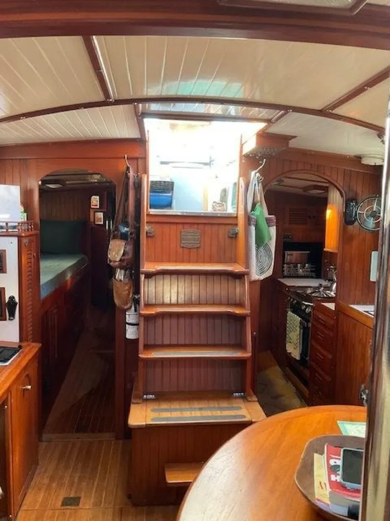 Slide: The Image of V42 Campnionway From Salon - 5920580