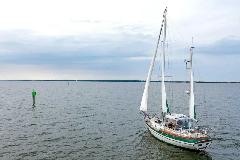 Slide: The Image of Blue Water Vagabond 42 Center Cockpit 1983 - 5923565