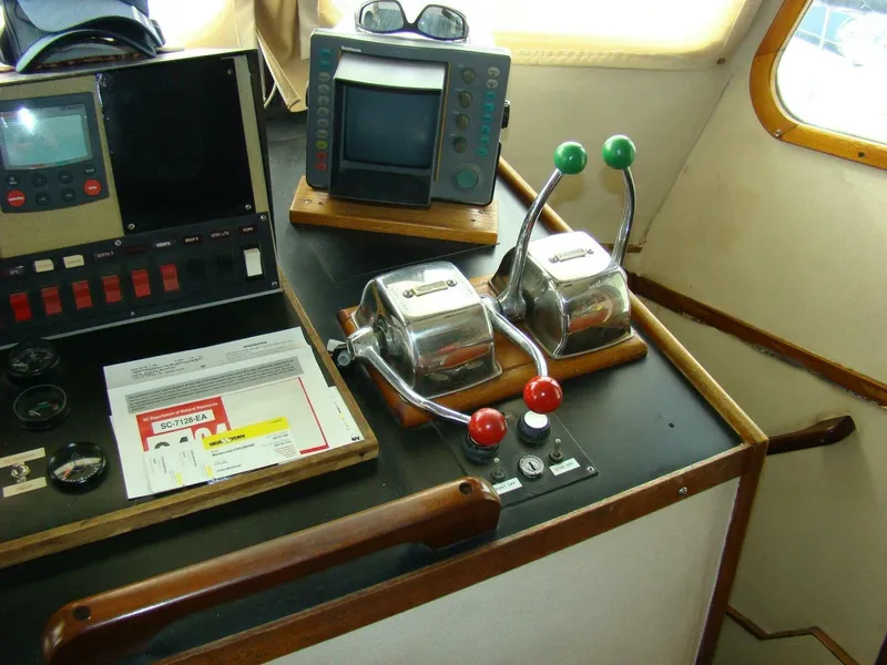 Slide: The Image of Custom Trawler 1991 - 5885816