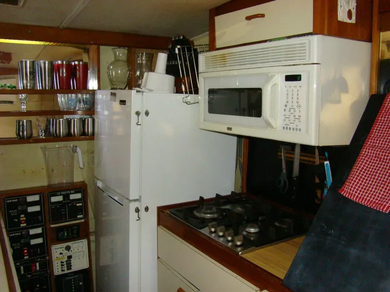 Slide: The Image of Custom Trawler 1991 - 5885823