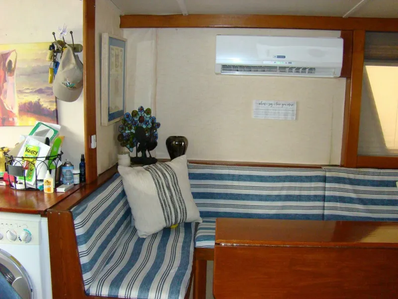 Slide: The Image of Custom Trawler 1991 - 5885826