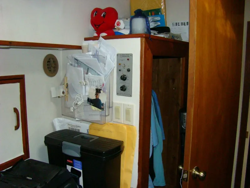 Slide: The Image of Custom Trawler 1991 - 5885842