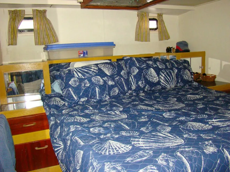 Slide: The Image of Custom Trawler 1991 - 5885851