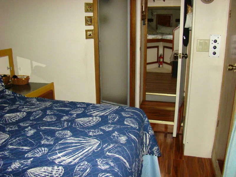 Slide: The Image of Custom Trawler 1991 - 5885853