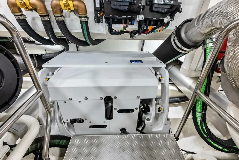 Slide: The Image of Absolute 75 Navetta 2025 - 5911127