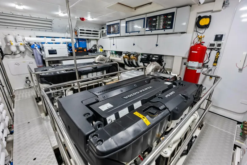 Slide: The Image of Absolute 75 Navetta 2025 - 5911137