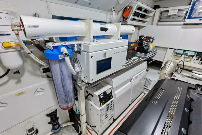 Slide: The Image of Absolute 75 Navetta 2025 - 5911140