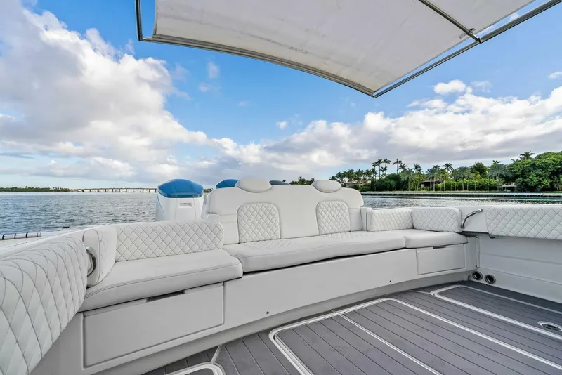 Slide: The Image of HCB 42 Lujo 2023 - 5886282