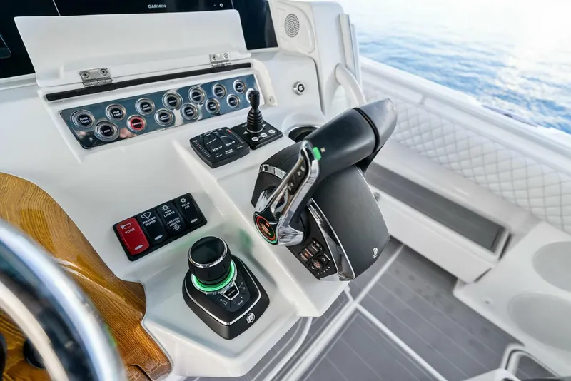 Slide: The Image of HCB 42 Lujo 2023 - 5886305