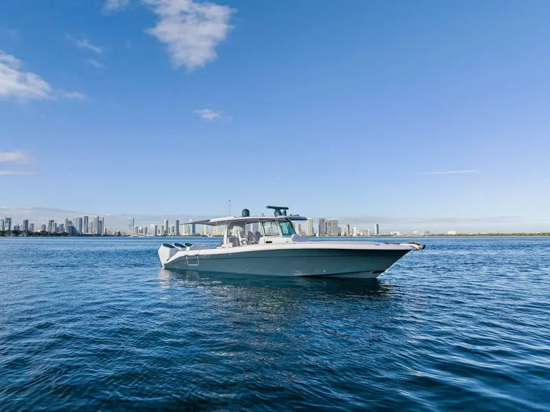 Slide: The Image of HCB 42 Lujo 2023 - 5886271