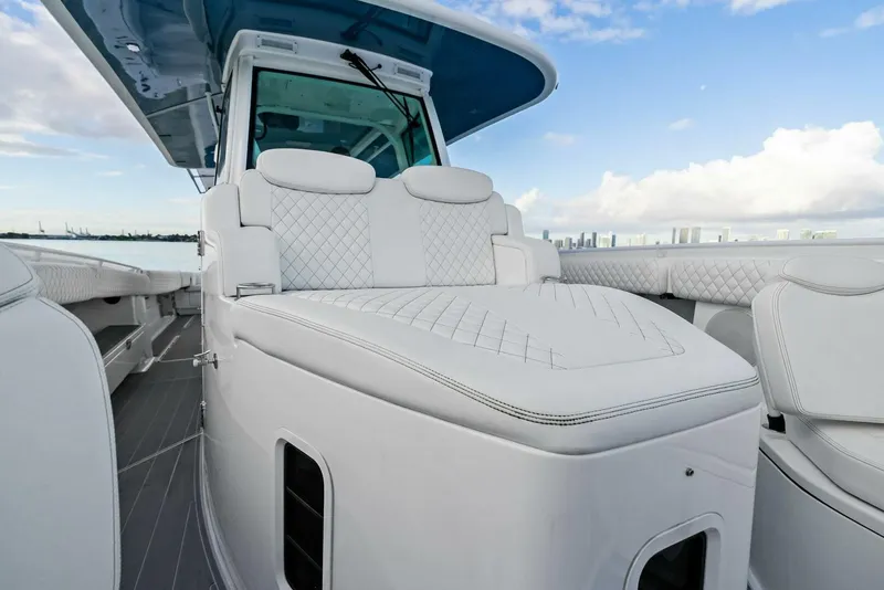 Slide: The Image of HCB 42 Lujo 2023 - 5886313