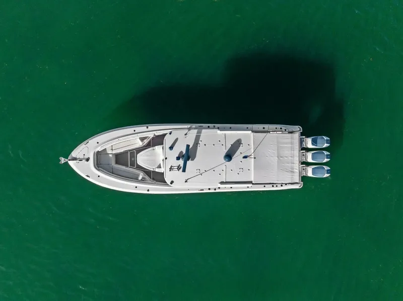 Slide: The Image of HCB 42 Lujo 2023 - 5886274