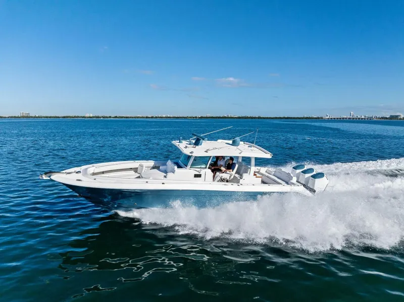 Slide: The Image of HCB 42 Lujo 2023 - 5886275