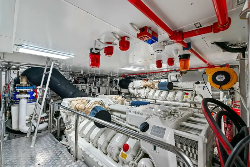 Slide: The Image of Pershing GTX Motoryacht 2023 - 5886939