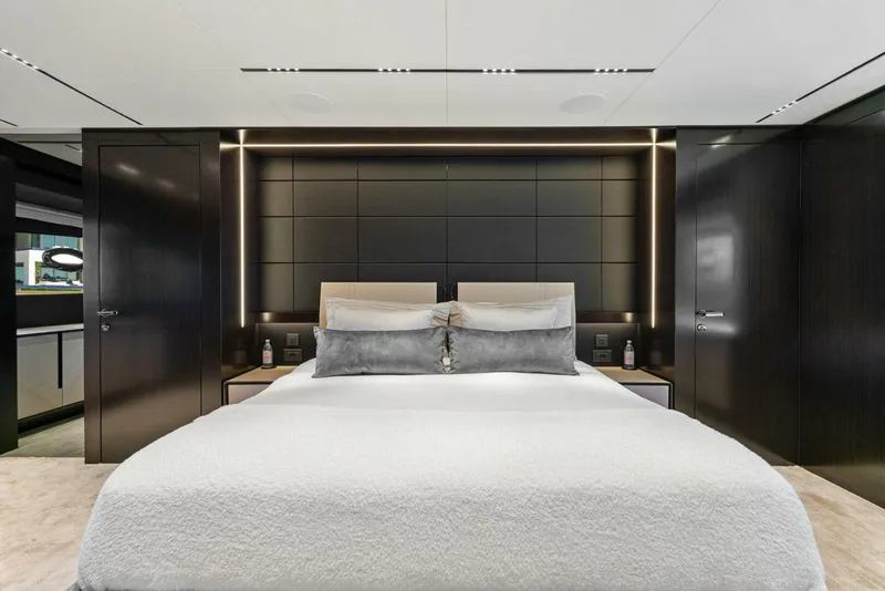 Slide: The Image of Pershing GTX Motoryacht 2023 - 5886869