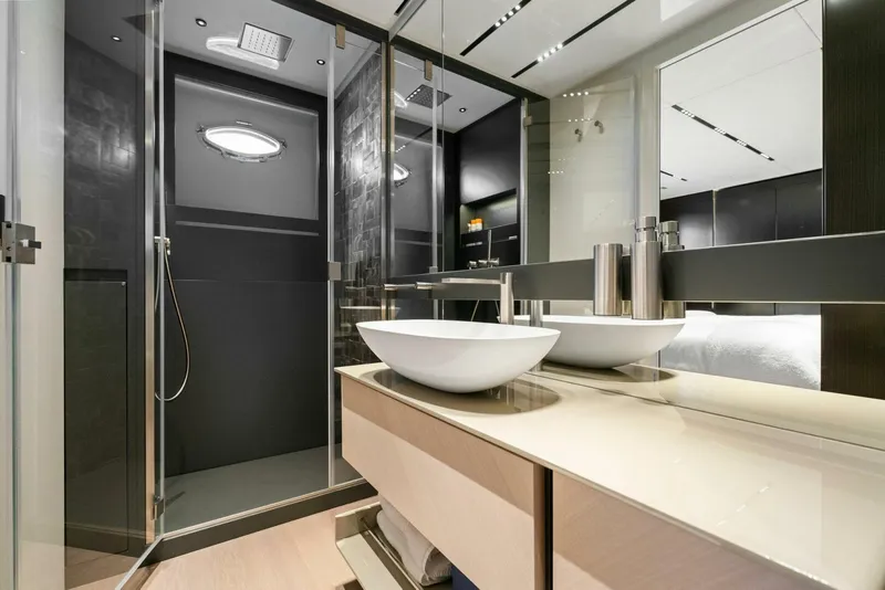 Slide: The Image of Pershing GTX Motoryacht 2023 - 5886892