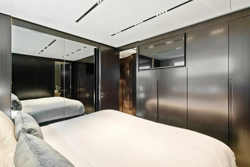 Slide: The Image of Pershing GTX Motoryacht 2023 - 5886905