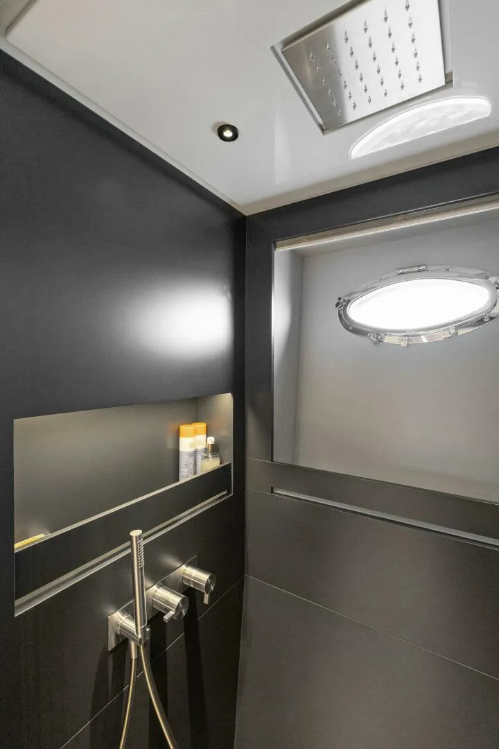 Slide: The Image of Pershing GTX Motoryacht 2023 - 5886911