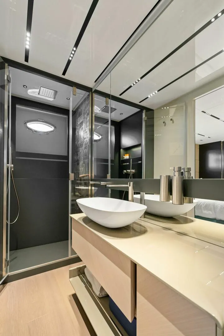 Slide: The Image of Pershing GTX Motoryacht 2023 - 5886914