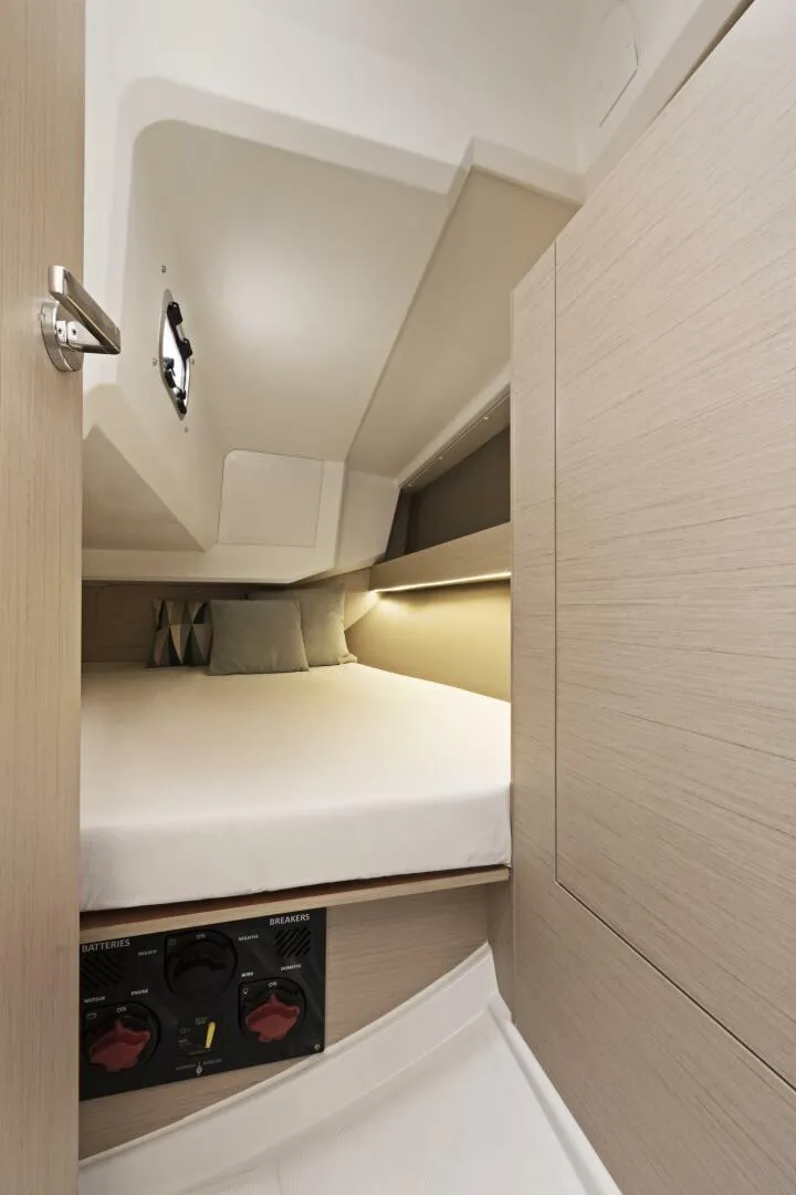 Slide: The Image of Beneteau Oceanis 30.1 2027 - 5886497