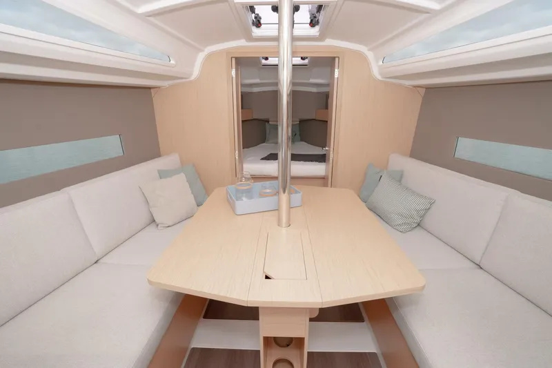 Slide: The Image of Beneteau Oceanis 30.1 2027 - 5886458