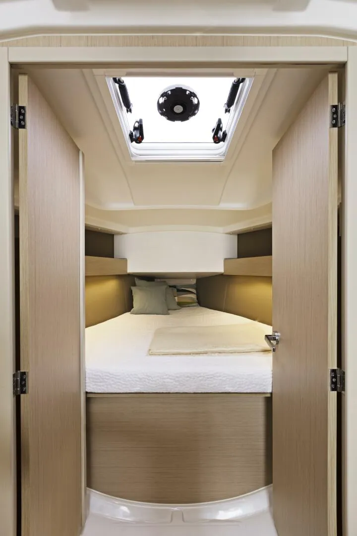 Slide: The Image of Beneteau Oceanis 30.1 2027 - 5886571