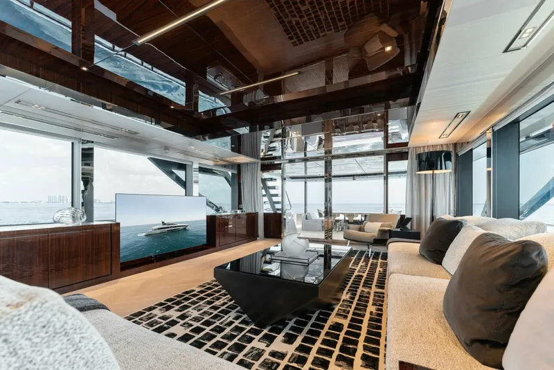 Slide: The Image of Riva Dolcevita 2023 - 5888949