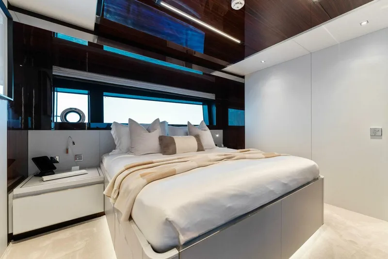 Slide: The Image of Riva Dolcevita 2023 - 5888984