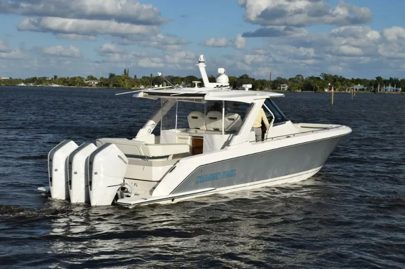 Slide: The Image of Easy To Get Around The Boat With Integral Handrails Forward. Dive Ladder Clips On Platform Starboard Side Aft - 5903800