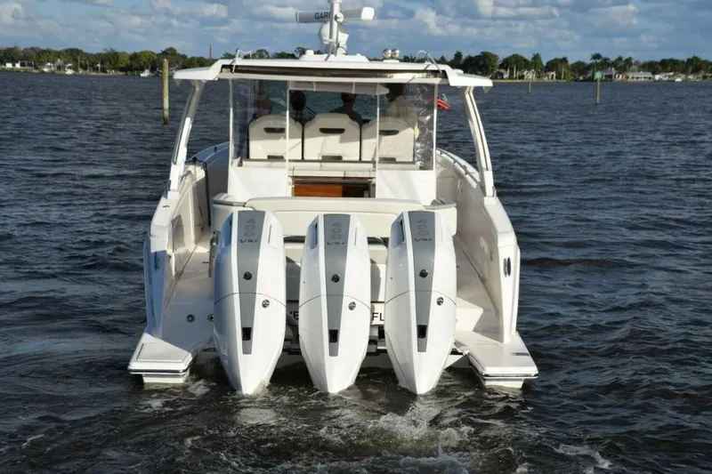 Slide: The Image of Extended Platforms Outboard Of Motors   Nice Access. Indicator Lights Aft Are On When Engines Are Running. Swim Ladder Folds Out On Portsi - 5903798