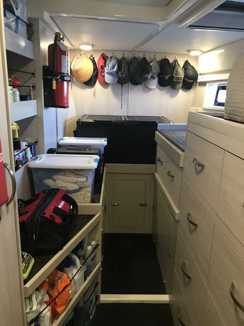 Slide: The Image of Leopard 48 2017 - 5888470