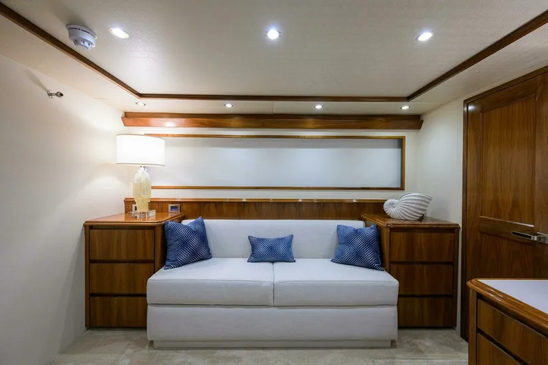 Slide: The Image of Viking 92 SPECULATOR - Master Stateroom 2017 Viking 92 SPECULATOR - 7650357