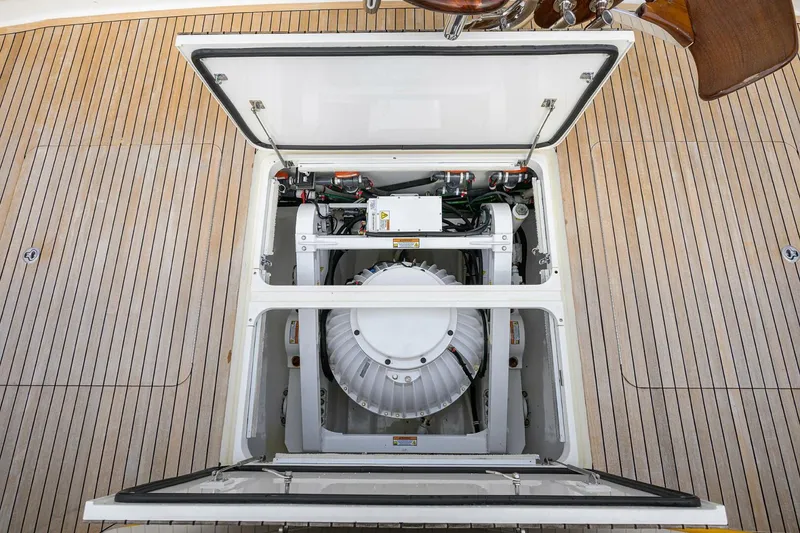 Slide: The Image of Viking  92 SPECULATOR - Cockpit 2017 Viking 92 SPECULATOR - 5888564