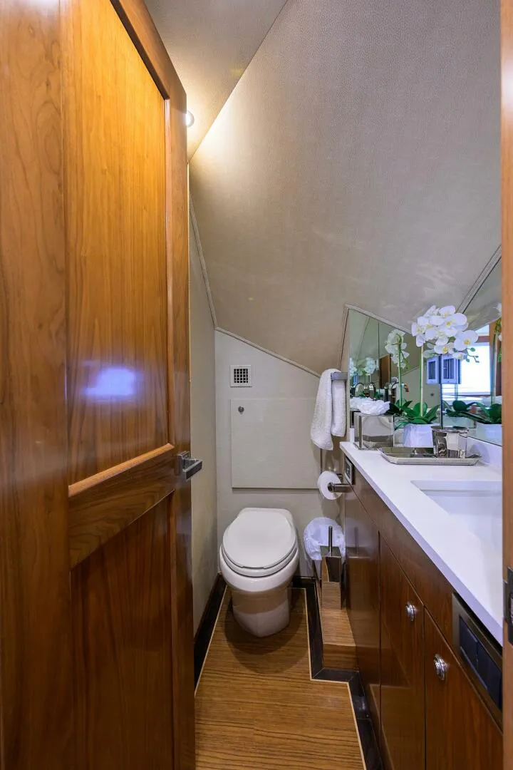 Slide: The Image of Viking  92 SPECULATOR - Day Head 2017 Viking 92 SPECULATOR - 5888603