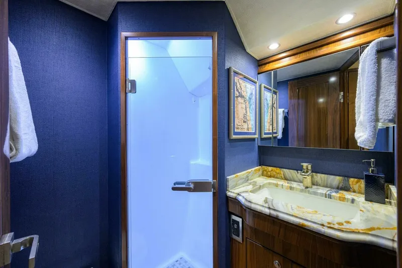 Slide: The Image of Viking 92 SPECULATOR - Guest Stateroom Midship Port Ensuite Head 2017 Viking 92 SPECULATOR - 7650383