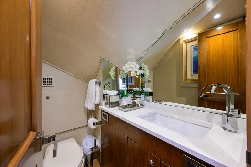 Slide: The Image of Viking  92 SPECULATOR - Day Head 2017 Viking 92 SPECULATOR - 5888604