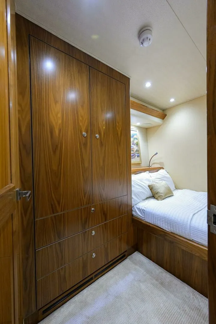 Slide: The Image of Viking 92 SPECULATOR - Guest Stateroom Midship Port 2017 Viking 92 SPECULATOR - 7650380