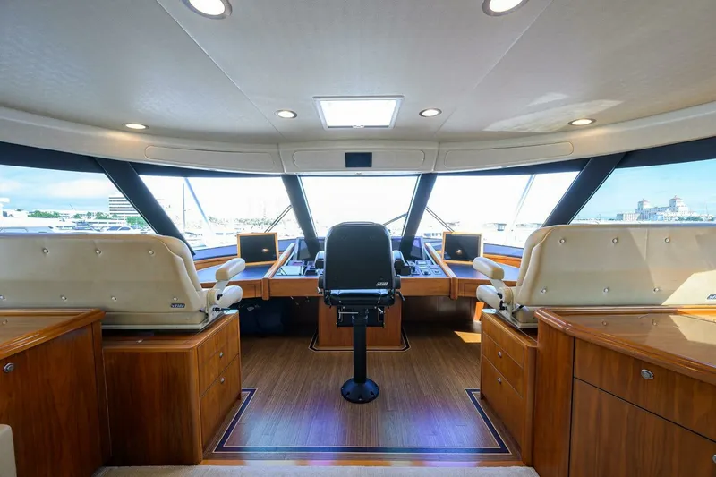 Slide: The Image of Viking 92 SPECULATOR - Skybridge Helm Lounge 2017 Viking 92 SPECULATOR - 7650328