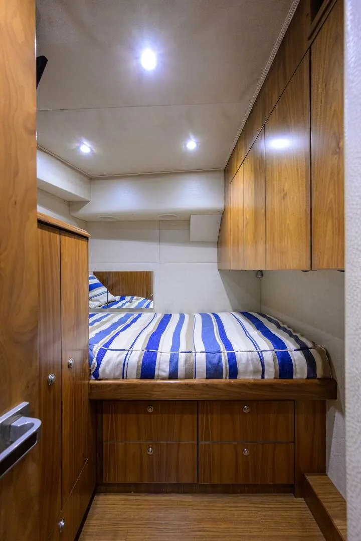 Slide: The Image of Viking  92 SPECULATOR - Crew Quarters 2017 Viking 92 SPECULATOR - 5888637