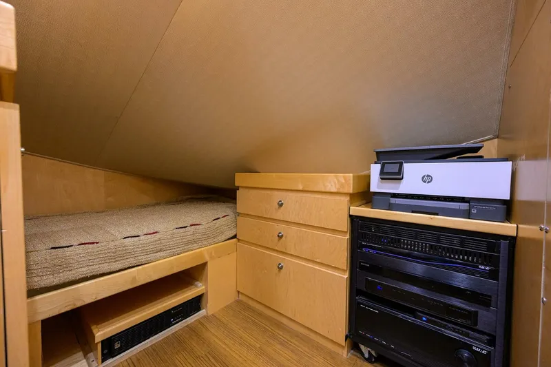 Slide: The Image of Viking  92 SPECULATOR - Pantry Bunk Room 2017 Viking 92 SPECULATOR - 5891331