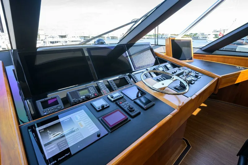 Slide: The Image of Viking 92 SPECULATOR - Skybridge Helm 2017 Viking 92 SPECULATOR - 7650329