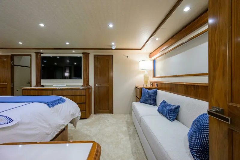 Slide: The Image of Viking 92 SPECULATOR - Master Stateroom 2017 Viking 92 SPECULATOR - 7650356