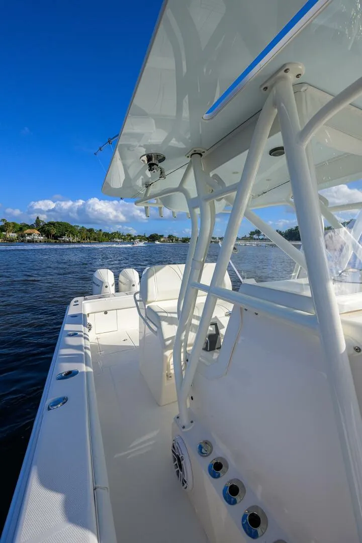 Slide: The Image of SeaVee 340Z 2024 - 5890126