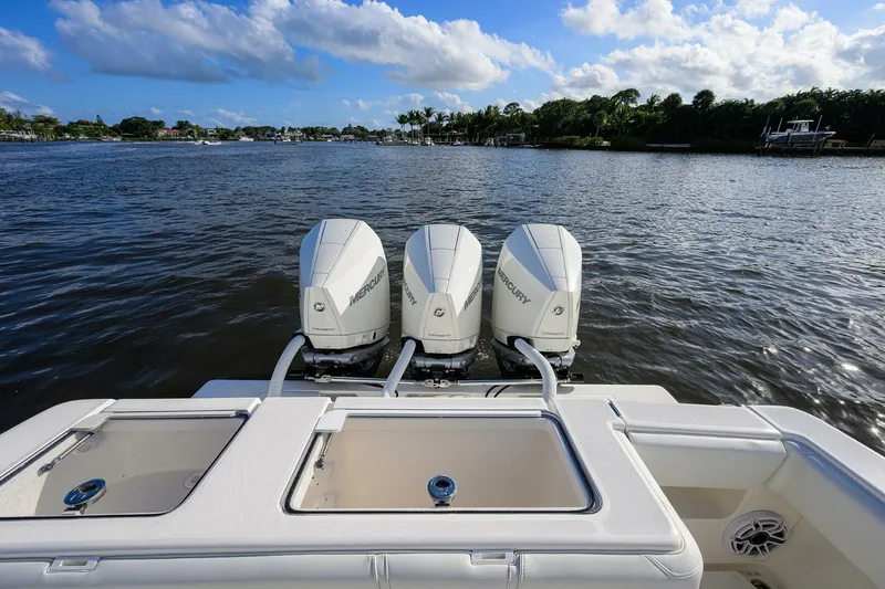 Slide: The Image of SeaVee 340Z 2024 - 5890153