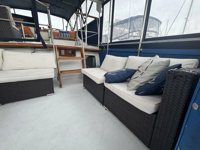 Slide: The Image of 44' Marine Trader Trunk Deck Forward Starboard - 5923444