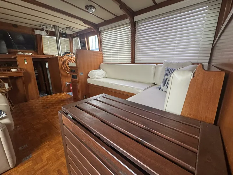 Slide: The Image of 44' Marine Trader Salon Fwd Starboard - 5923463