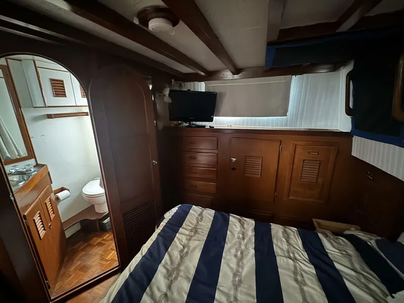 Slide: The Image of 44' Marine Trader Master Stateroom - 5923466